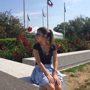 Meet your Posher, Camila